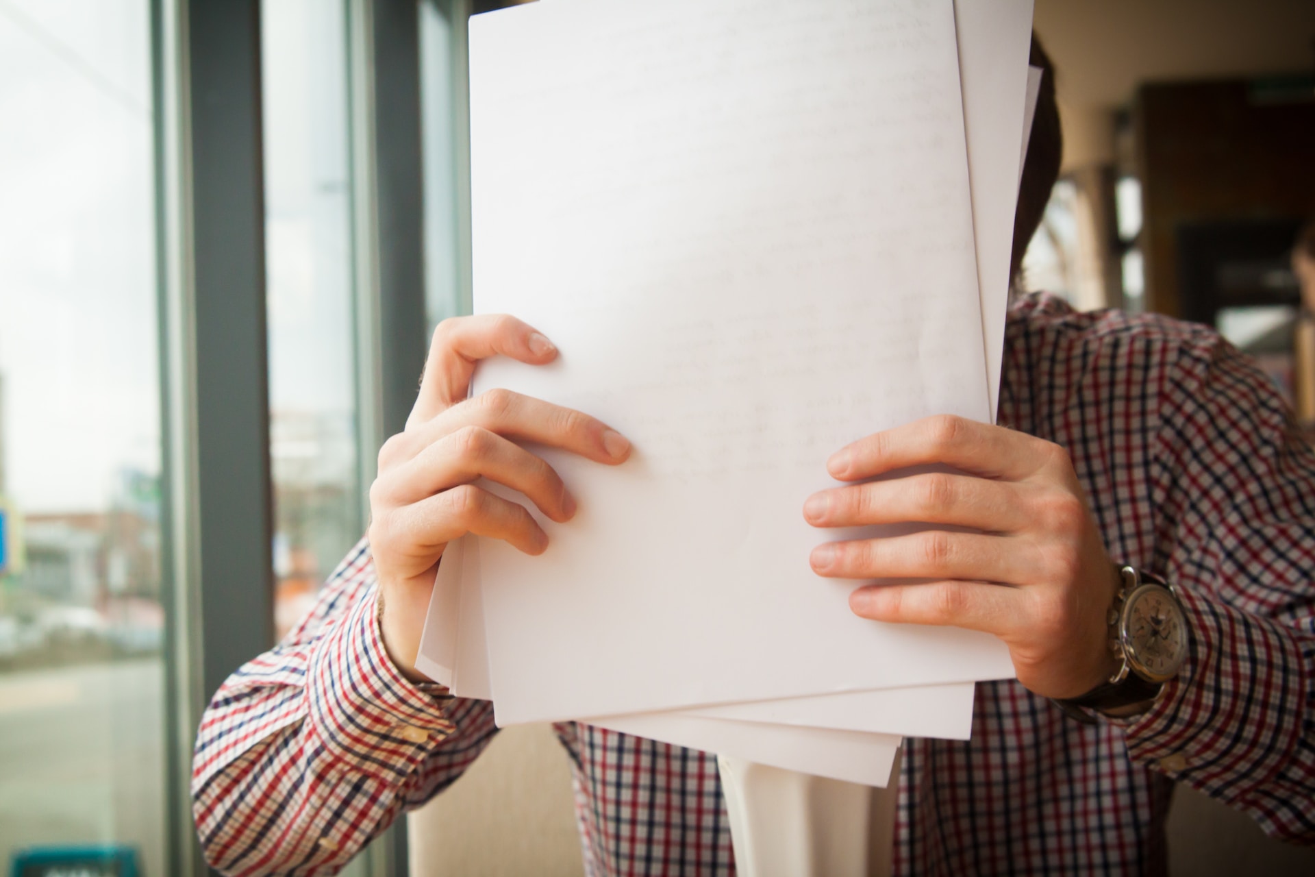 Ci impegniamo a garantire che i nostri progetti siano pienamente conformi alle normative e agli standard del settore